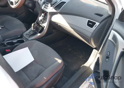 2016 Hyundai Elantra Se z USA, uszkodzony, nr VIN 5NPDH4AE9GH663026